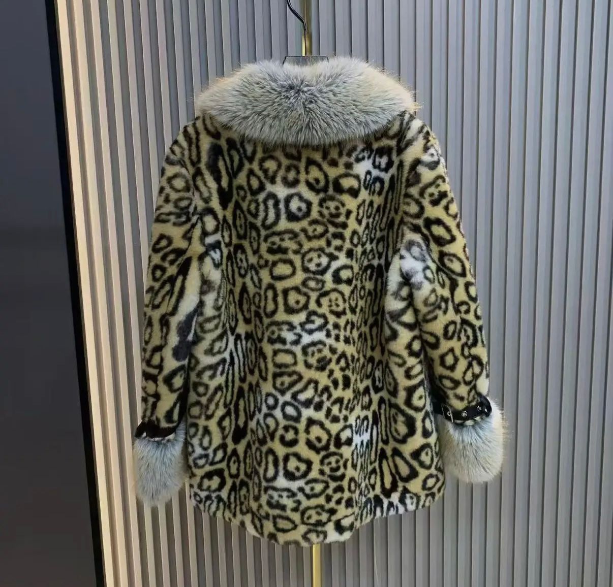 Faux Fur Coats 🐆💋🖤