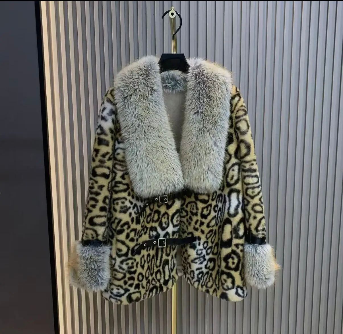 Faux Fur Coats 🐆💋🖤