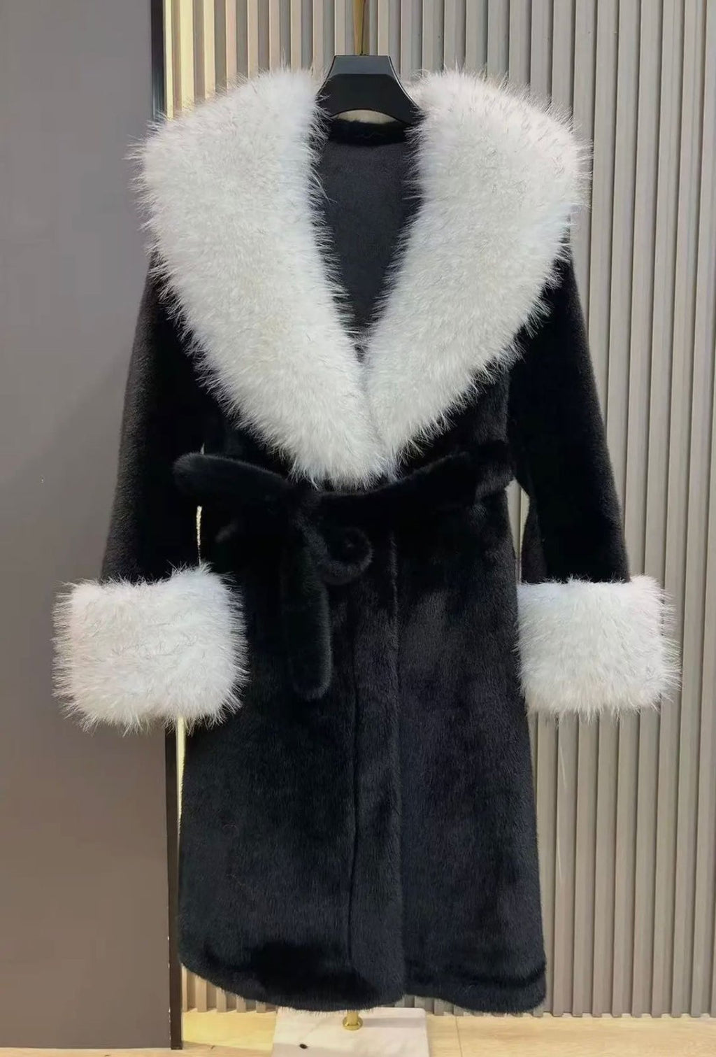 Faux Fur Coats 🐆💋🖤