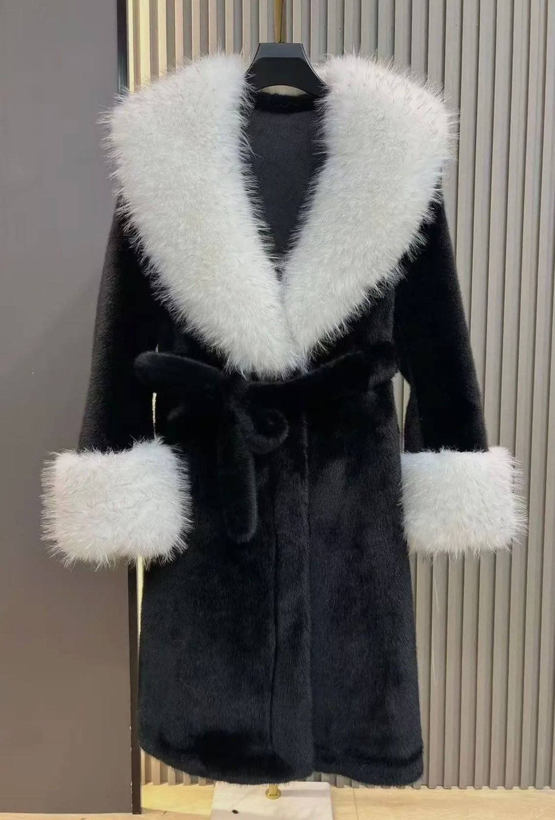 Faux Fur Coats 🐆💋🖤