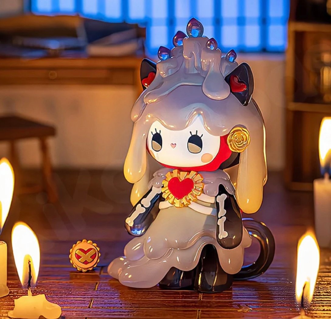 Emma Frostveil Villa Blind Box 🖤