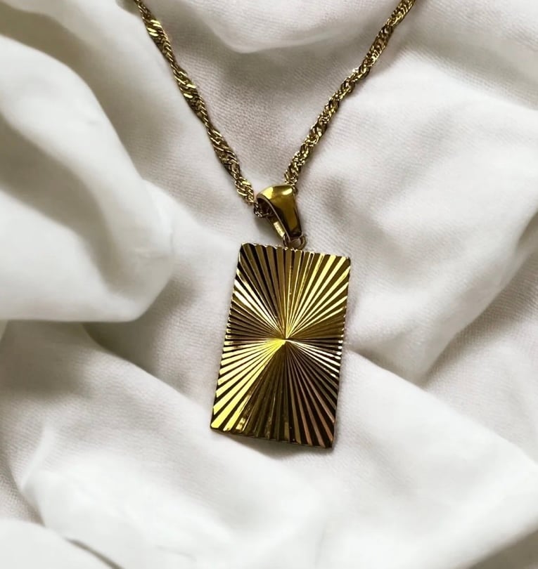 Antheia pendant necklace