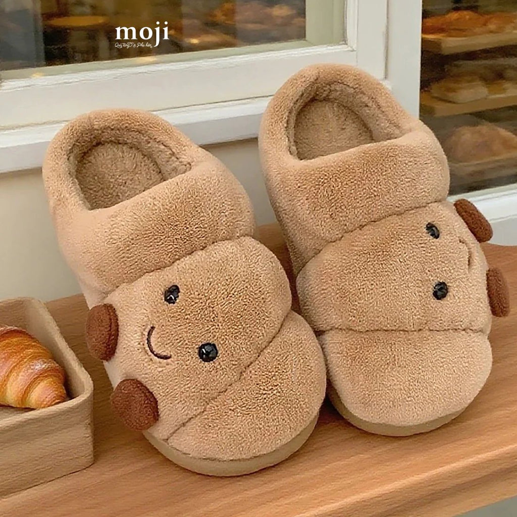Croissant Slippers 🥐